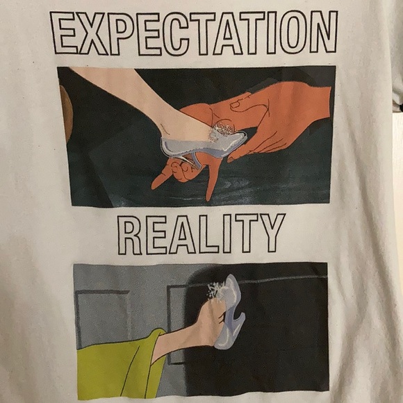 DISNEY CINDERELLA GRAPHIC TEE - Picture 2 of 3